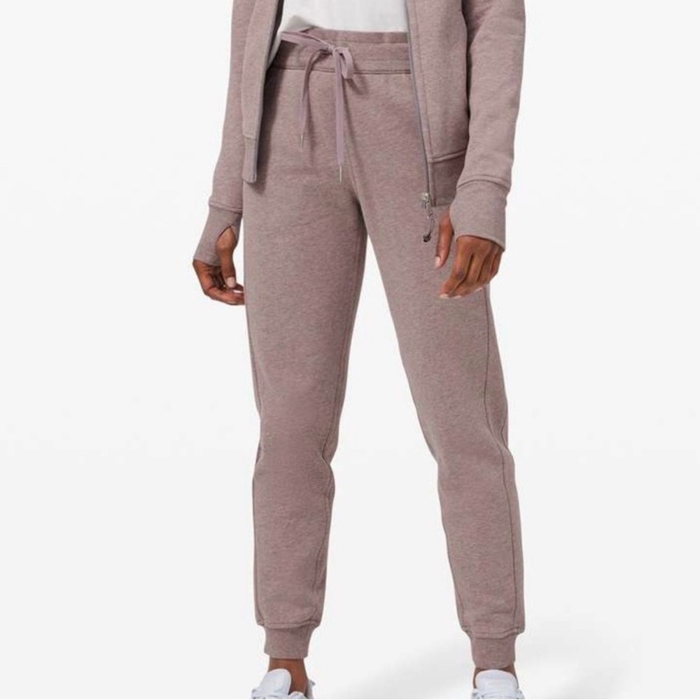 NWOT - LULULEMON 🍋 size 10 scuba joggers heathered violet / purple